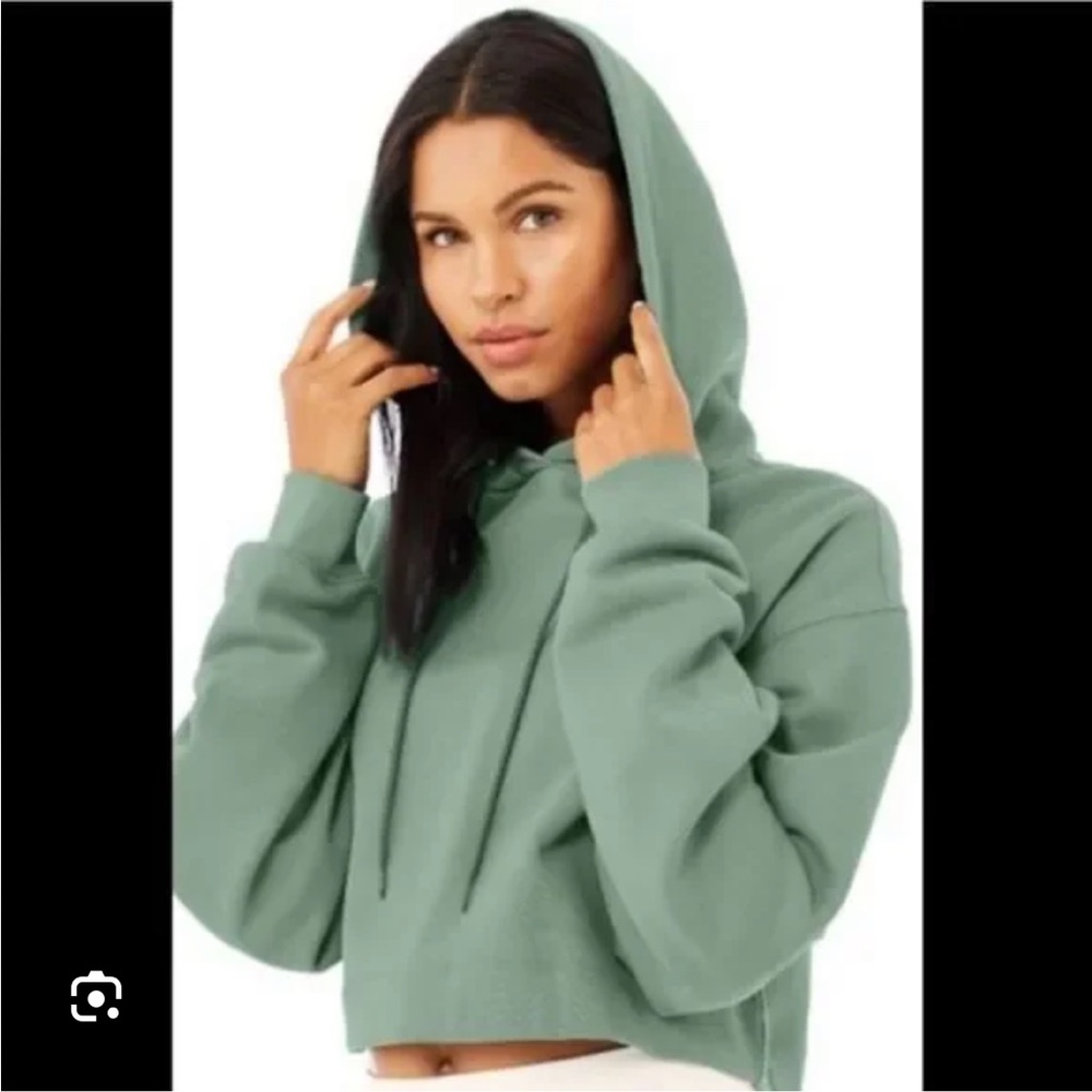 ALO Yoga Bae Cropped Hoodie in Seagrass - Picture 2 of 8